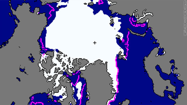 白色部分は今年７月に観測した北極海の氷床地帯。紅色の線は１９７９年以降、毎年７月に観測し、消滅した氷床地帯の中間線を示す。米アラスカは左上方、グリーンランドは中央下、欧州は右側に位置する＝国立雪氷データセンター提供の地図