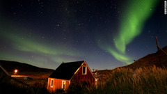 オーロラは通常、カナダ北部やグリーンランド、アイスランド、ノルウェーなどの欧州北部で観測できる