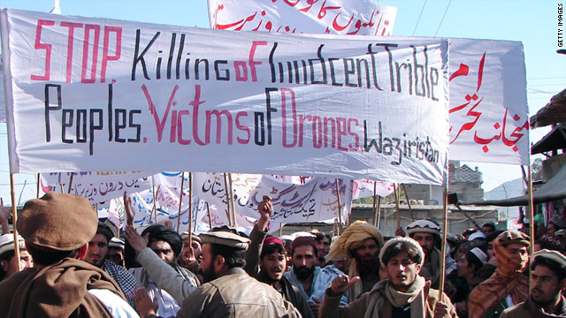米国の無人機攻撃を非難するパキスタン住民の集会
