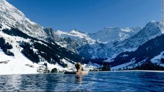 ６．ザ・カンブリアン・ホテル（スイス）　スイスアルプスのリゾート地、アデルボーデンにあり、美しい山並みを楽しめる
