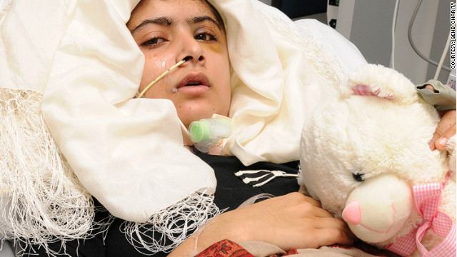 タリバーンに銃撃されたマララ・ユスフザイさん　写真提供：QEHB CHARITY