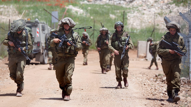 シリアとの国境付近を警備するイスラエル兵＝ゴラン高原