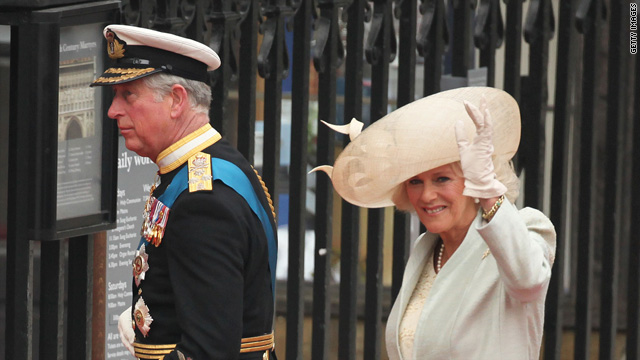 英国のチャールズ皇太子（左）とカミラ夫人