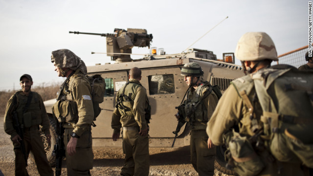 待機するイスラエル兵