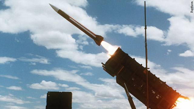 パトリオットミサイルの発射＝製造元のレイセオン社の提供写真