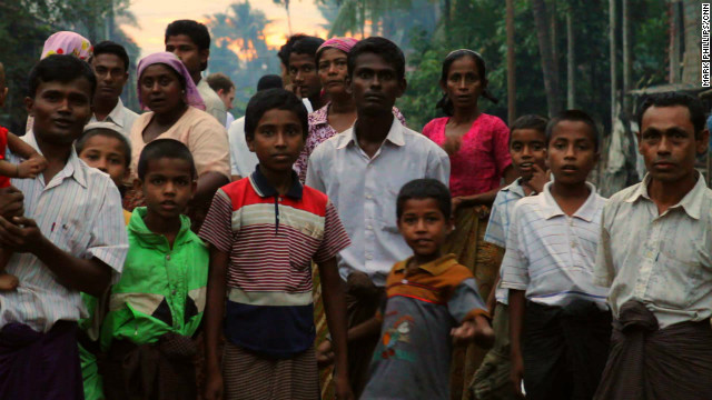ミャンマー西部ラカイン州に避難してきたロヒンギャ族の人々＝２０１２年１１月
