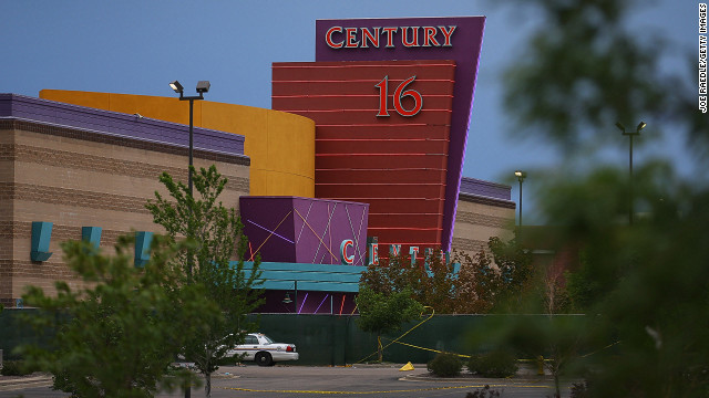 米コロラド州オーロラの映画館内で男が銃を乱射し、１２人が死亡、５８人が負傷した