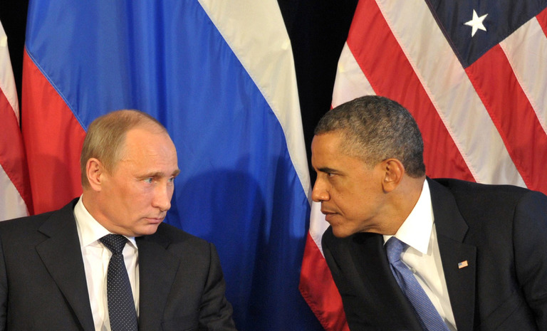 プーチン露大統領（左）とオバマ米大統領