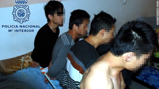 逮捕された人身売買組織のメンバー＝スペイン警察提供