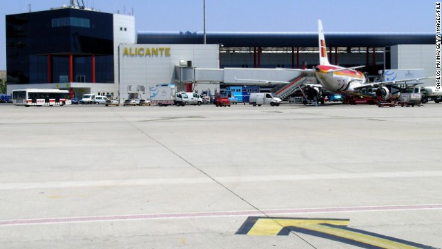 スペイン東部アリカンテの空港で乳児が死亡