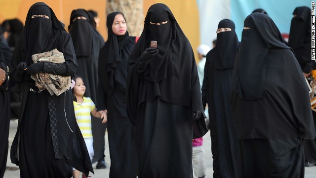 サウジアラビアでは女性による運転は実質的に禁じられている
