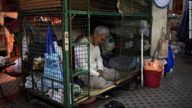香港では住民５人のうち１人が貧困に陥っているという