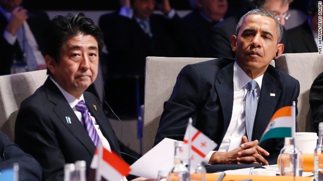 安倍首相（左）とオバマ米大統領