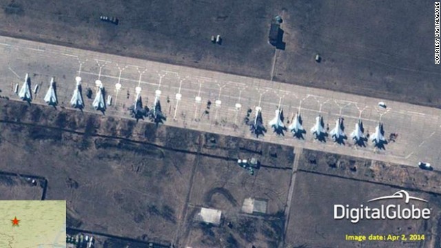 国境付近に展開中のロシア軍を写したとされる４月に公開された衛星画像