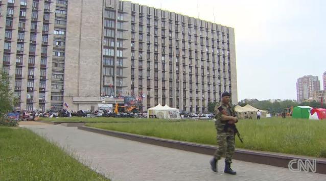 ドネツクなど東部の都市では緊迫した状況が続く