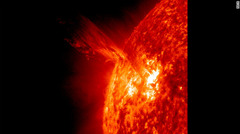 ２０１２年６月２７～２９日にかけて活動が活発化した部分の太陽表面。多数の閃光（せんこう）や小規模の爆発、フレアが発生＝NASA提供