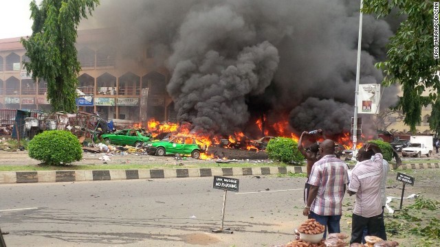 ナイジェリアの首都アブジャで爆発事件が起き、２１人が死亡した