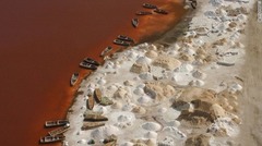 ここで採れた塩の７割以上が西アフリカ、特にコートジボワールに輸出される