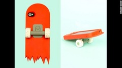 キャンディーズの「スケート・デック」は、小さなスケートボードを半分に切った形