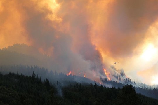 米ワシントン州などで山火事が発生した＝ＫＣＰＱ提供