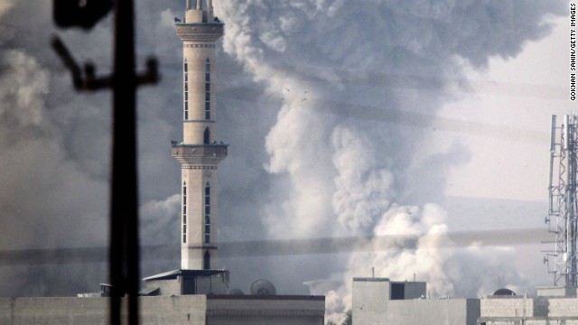 コバニへの空爆の様子。今度はＩＳＩＳの「首都」に対する空爆も行われたという