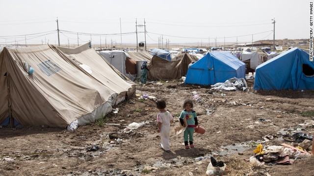 難民キャンプの子どもたち。シリア北部の村で子どもら４９人が殺害されたという
