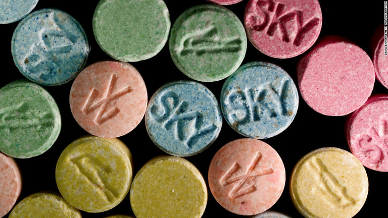 アイルランドで規制薬物の所持が一時「合法」になる事態に＝DRUG ENFORCEMENT ADMINISTRATION提供