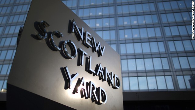 英警察がロンドン出身の少年等３人を逮捕した