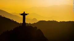 ブラジルのチジュカ国立公園内に立つキリスト像