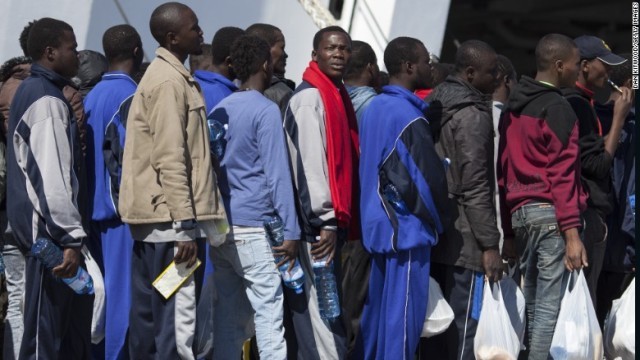 地中海を渡る難民の数が急増している。伊当局はこのほど２０００人を超える難民を救出した