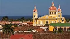 ２．ニカラグア：ニカラグアへの訪問者数はインフラの改善によりすでに増加しているが、昨年１２月に太平洋と大西洋を結ぶ運河の建設が始まってからはその傾向に拍車がかかっている