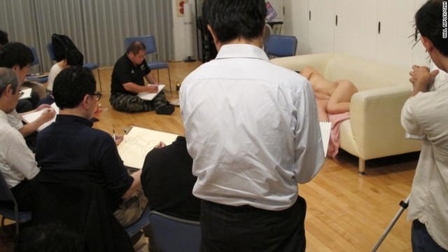 CNN.co.jp 写真特集：ヌードデッサンで性への無関心を克服 (5/6)