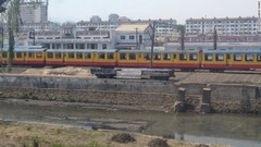 高麗旅行社の最初の鉄道ツアーで団体客が乗った列車。この車両はかつて平壌地下鉄で使用されていた
