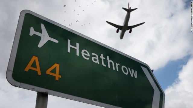 英ヒースロー空港で、着陸態勢に入っていた旅客機とドローンとのニアミスが発生した