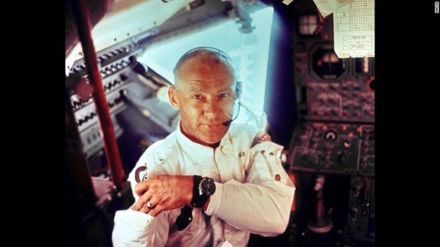 アポロ１１号で月に向かうバズ・オルドリン氏＝NASA