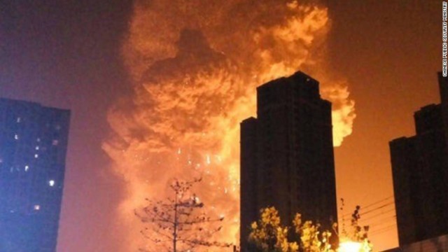 中国・天津で爆発があり、多数の死傷者が出ている