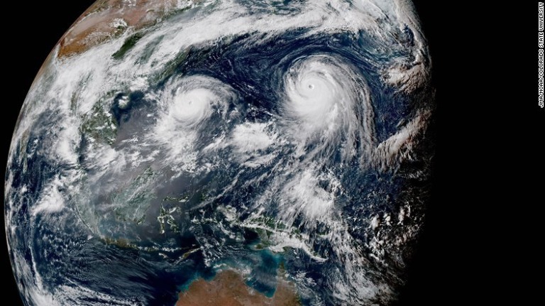 太平洋上で発生した２つの台風＝JMA/NOAA/COLORADO STATE UNIVERSITY