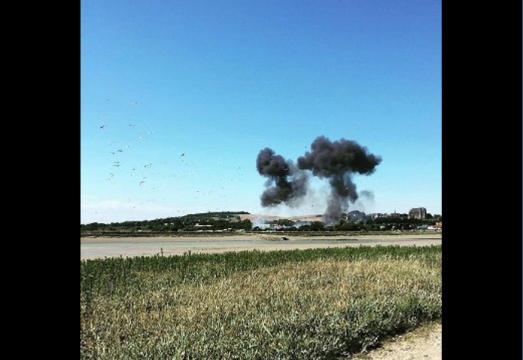 ショアハムの航空ショーで墜落事故が発生した＝@sousanka/Instagram