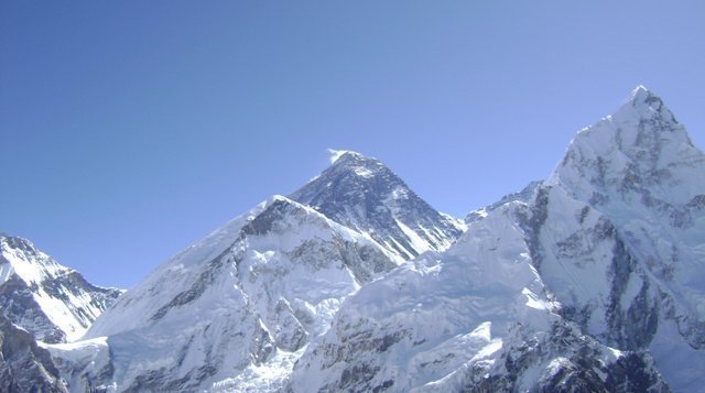今年４月、地震に伴う大規模な雪崩が発生したエベレスト