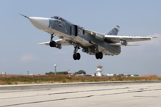 シリアでの空爆に参加しているロシアの戦闘機スホイ２４＝ロシア国防省