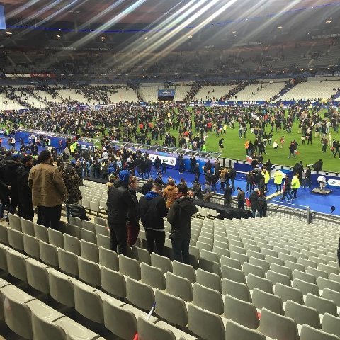 仏独代表の試合があったサッカー場でも爆発があった＝@nickidue/Fresco News