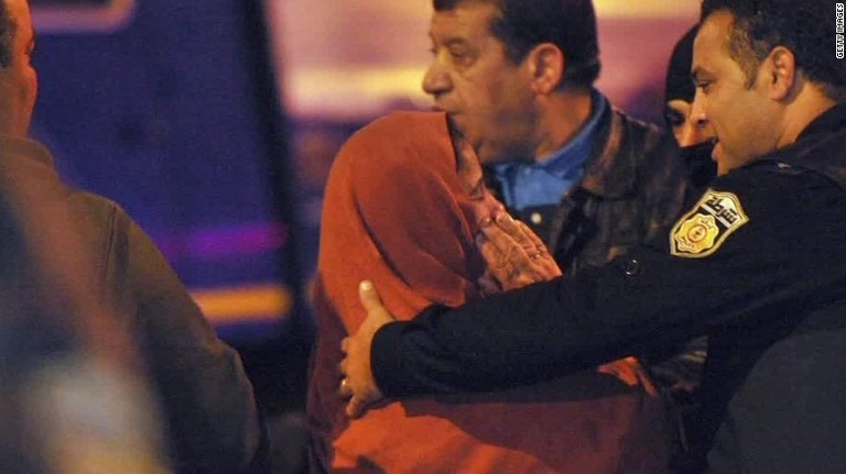 チュニジアでのバス爆破テロでは１２人が死亡した