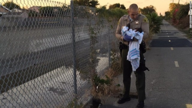 置き去りにされた新生児が救出された＝ロサンゼルス保安官事務所