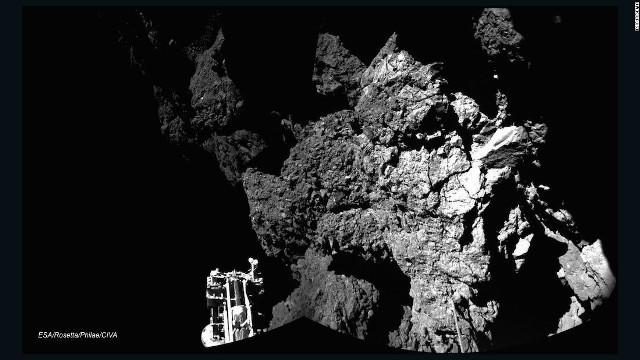 探査機「ロゼッタ」が撮影した彗星６７Ｐと着陸機「フィラエ」＝ESA/ROSETTA