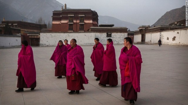 チベット特有の文化や精神性が、若い世代の中国人旅行者をひきつけているという