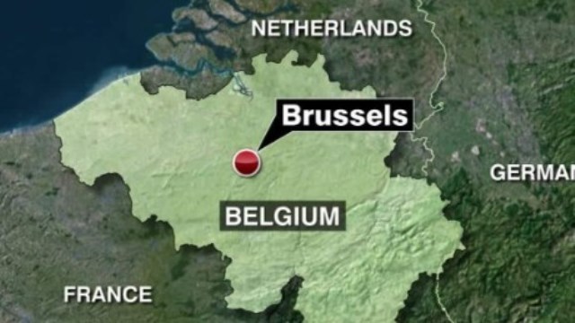 ベルギーのブリュッセルで家宅捜索中の警察と中にいたグループによる銃撃戦が発生