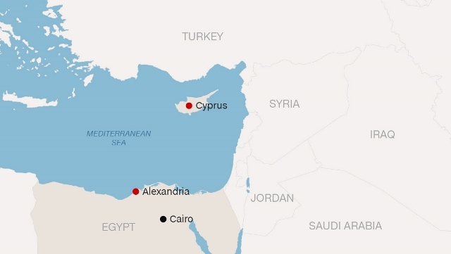 エジプト航空機がハイジャックされ、キプロスの空港に着陸
