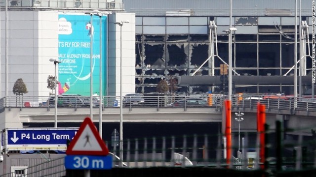 テロ被害を受けたブリュッセルの空港が旅客機の運航を再開する