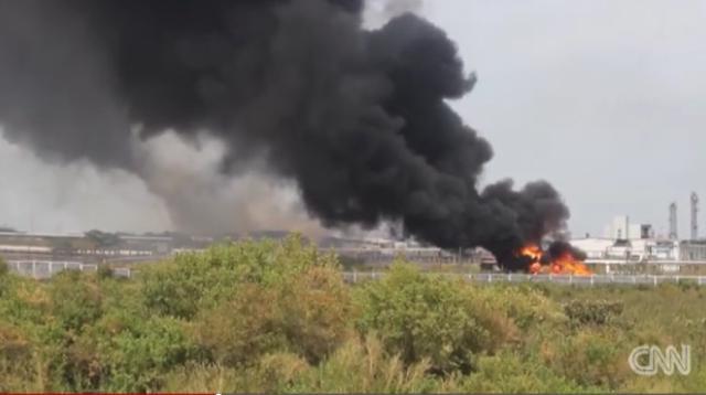 メキシコの石油化学工場で大規模な爆発が発生