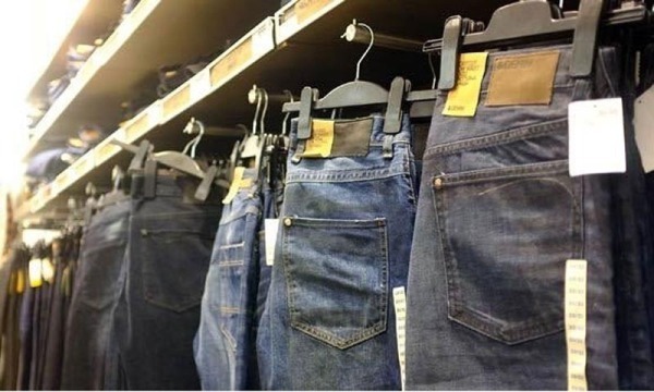 タイトすぎるジーンズが服装規定違反に？